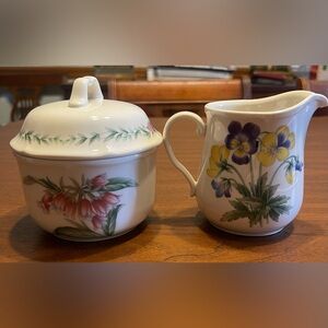 Noritake Conservatory Creamer and Sugar Bowl Set